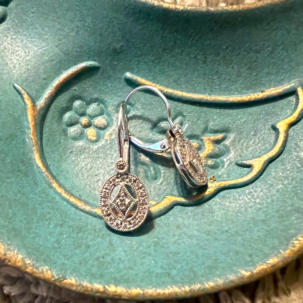 14k white gold vintage cut diamond lever back drop earring